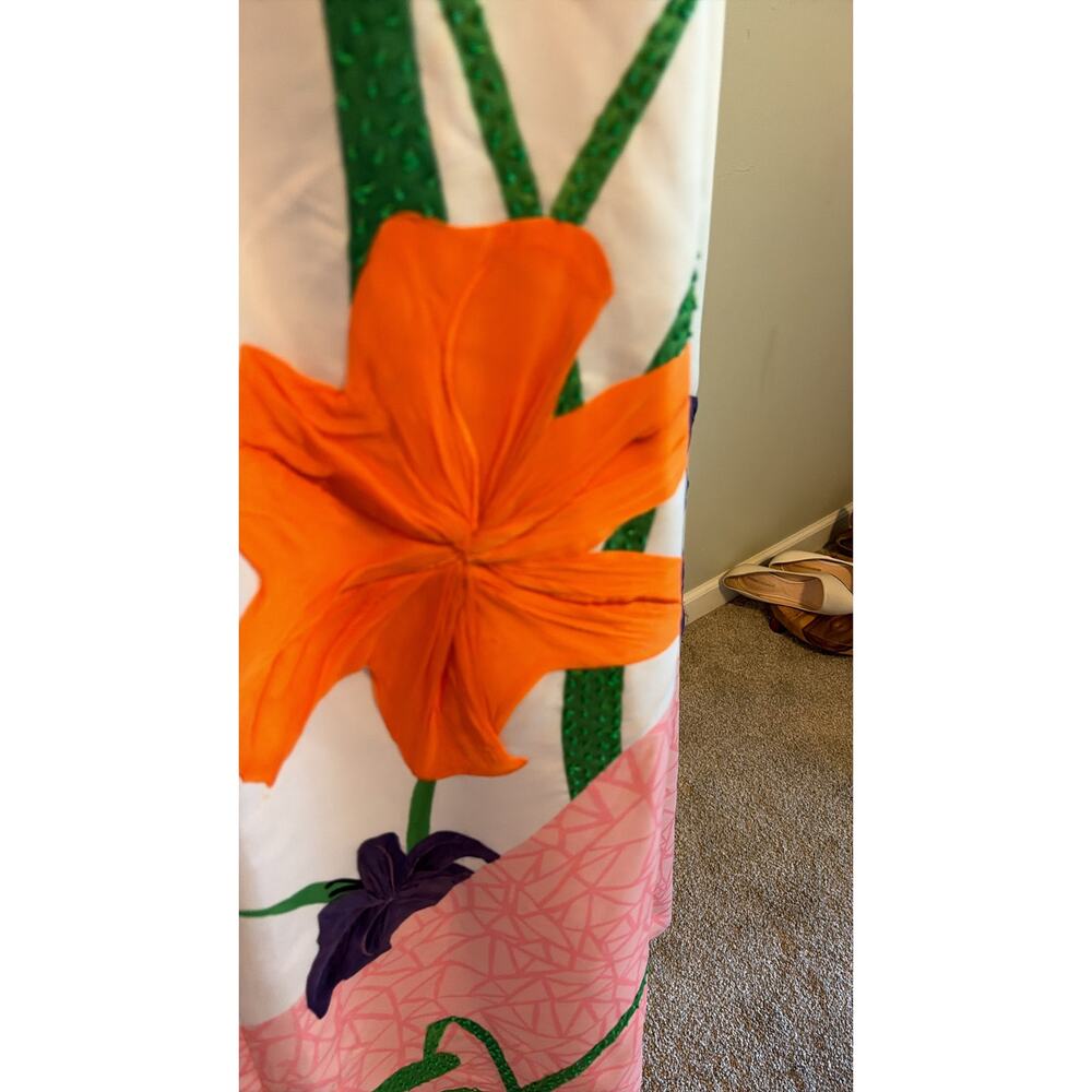 Alice + Olivia - Sleeveless dress with embossed bird and flower print - Picture 4 of 11